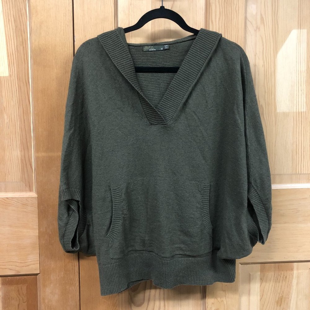 Short-sleeve sweater